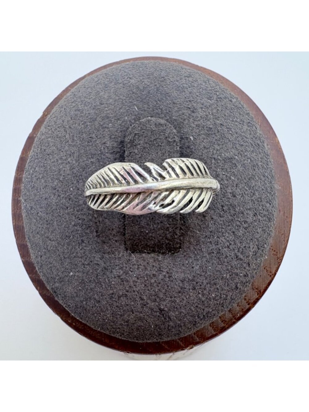 Feather Design Sterling Silver 925 Textured Band Ring Size 4.25
